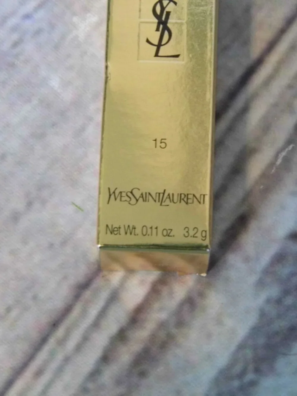 YVES SAINT LAURENT Love Shine Candy Glaze 15 Showcasing Nude Lipstick NEW